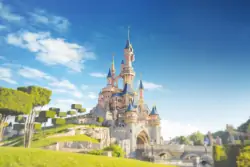 Jedinečný zážitok v Disneyland Paris: Vstup do Disneylandu® a Walt Disney Studios® Parku + prémiové ubytovanie