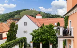 Dovolenka na južnej Morave blízko Pálavy: Historické centrum Mikulova v Hoteli Radosti s bufetovými raňajkami