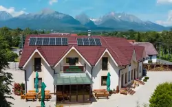 Národný park Vysoké Tatry: Nová Lesná vo Vile Lesana s raňajkami výberom z menu + víno a zľava do aquaparku