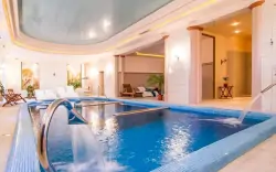 Maďarsko blízko kúpeľov na zámku Batthyány Kúria **** s neobmedzeným termálnym wellness, polpenziou + animácie