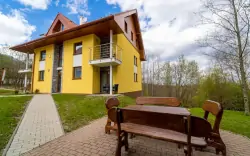 Pobyt vo Vysokých Tatrách: Starý Smokovec v Resorte Vila Credo s raňajkami a fľašou vína + zľava