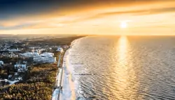 Poľsko: Baltské more v Dune Beach Resorte s polpenziou a luxusným wellness (bazén, sauna) + animačný program