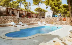 Bazén, Boutique Camping Bunja, Brač, Chorvátsko
