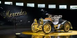 Múzeum Porsche a Múzeum Mercedes-Benz v Stuttgarte
