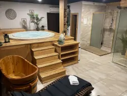Mladá Boleslav: Relax v Hoteli a wellness Hejtmanka s raňajkami a privátnou vírivkou a saunou + fľaša sektu