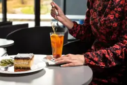 Kaviareň, Aparthotel Czarna Perła, Stronie Śląskie