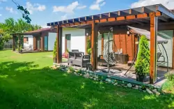 Beskydy v štýlovom apartmáne v Campingu Rožnov pod Radhoštěm s raňajkami a športom + vonkajší bazén