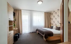Dvojlôžková izba Comfort s balkónom, Hotel Bon ***, Tanvald