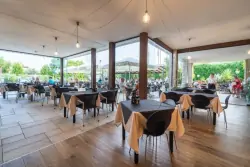 Reštaurácia s terasou, Residence Primera, Moniga del Garda 8BS), Taliansko