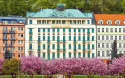 Karlove Vary: Luxusný Interhotel Central **** s polopenziou, bazénom a vírivkou neobmedzene + procedúry