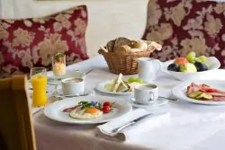 Raňajkový stôl, Hotel Auhof ****, Grossarl, Rakúsko