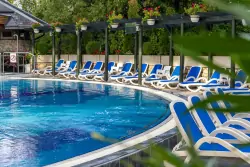 Maďarsko blízko jazerných kúpeľov: 4* Ensana Thermal Hévíz Health Spa Hotel s polpenziou a termálnym wellness 