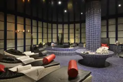 Pobyt pri Máchovom jazere: 4* City Hotel Morris Česká Lípa s raňajkami + wellness či návšteva sklární a múzeí