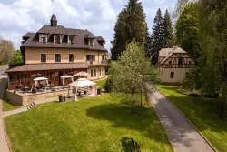 Mariánské Lázně: Wellness Golf Hotel Morris **** s raňajkami formou bufetu, vírivkou, saunou a procedúrami 