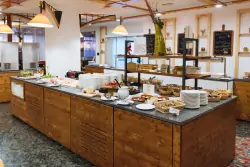 Raňajkový bufet, Hotel Rogla *** superior, Zreče, Slovinsko