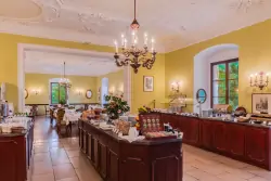 Reštaurácia s bufetom, Pytloun Schlosshotel Weikersdorf ****, Baden, Rakúsko