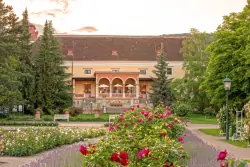 Záhrada s altánkom, Pytloun Schlosshotel Weikersdorf ****, Baden, Rakúsko