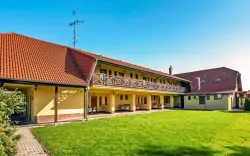 Dunajská Streda: Penzión Fortune s celodenným vstupom do Thermalparku s termálnymi bazénmi + tenis a polpenzia