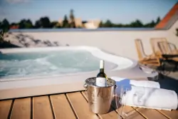 Vonkajšia vírivka, Resort Lednice EisGrub ***, Lednice, Česko