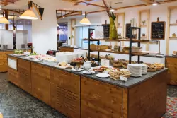 Raňajkový bufet, Hotel Rogla ***superior, Zreče, Slovinsko