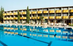 Letovisko Garda pri jazere a blízko zábavných parkov: Hotel Palme Complex *** s polpenziou a vonkajším bazénom