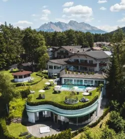 Prekrásne Dolomity a Bolzano vo Wellness & Vital-Hoteli Erica **** s gurmánskou ¾ polpenziou a bazénmi + sauny