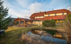 Národný park Šumava: Penzión U Mauritzů s farmou so zvieratkami a polpezniou + možnosť privátneho wellness