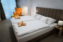 Izby, Hotel Modena ***, Bratislava