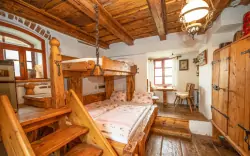 Český Krumlov štýlovo v dobovom Domku kata Matěje s domácim chlebom a pivom + poukaz a pamätný glejt