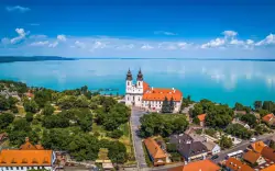 Maďarsko pri brehu Balatonu: Balatonfüred v Hoteli Pallone s raňajkami formou bufetu + parkovanie a WiFi