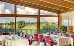 Reštaurácia s výhľadom, Golf Residenza, Peschiera (VR), Taliansko