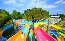 Gardské jazero v plážovom kempe Camping Bella Italia s polpenziou + aquapark a bohaté aktivity pre celú rodinu