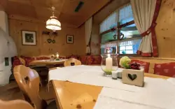 Rustikálna jedáleň, Hotel Kolmhof ****, Bad Kleinkirchheim, Rakúsko