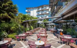 Oblasť baru, Hotel Continental - Tonelli Hotels ****, Nago-Torbole TN, Taliansko