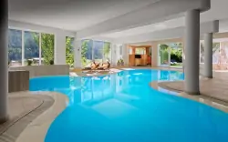 Moderný bazén, Hotel Alpin Resort Stubaier Hof ****superior, Fulpmes, Rakúsko
