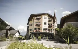Dovolenka v Južnom Tirolsku: Racines v Hoteli Schölzhorn *** s polpenziou, wellness a turistikou v Alpách 