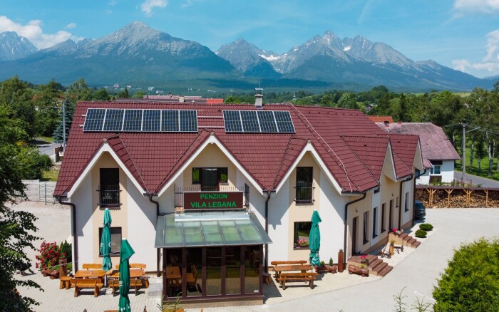Národný park Vysoké Tatry: Nová Lesná vo Vile Lesana s raňajkami výberom z menu + víno a zľava do aquaparku