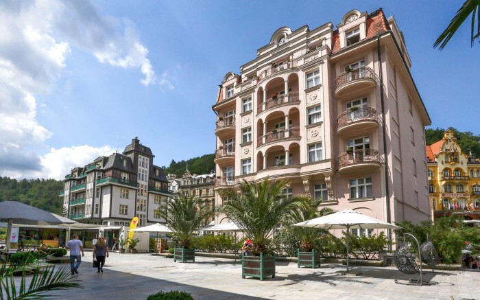 Karlove Vary: Art Deco WOLKER **** s neobmedzeným wellness, až 6 procedúrami a polpenziou + dieťa zadarmo