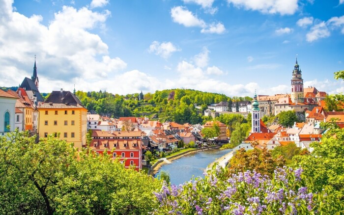 Český Krumlov: Pobyt priamo v historickom centre v Pensione Linden s raňajkami formou bufetu + fľaša vína