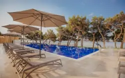 Vonkajší bazén, Villa Arausa ***, Vodice, Chorvátsko