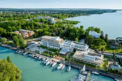 Hotel pri jazere, Hotel Yacht Wellness & Business ****, Siófok, Maďarsko