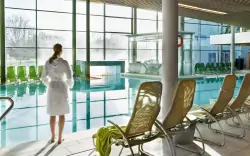 Krytý bazén, Therme Wien, Viedeň, Rakúsko