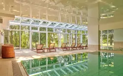 Vnútorný bazén, Hotel AquaQuell Bad Pilzweg, Fürstenzell, Nemecko