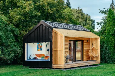 Tiny house v Ostrave pri prírode i pamiatkach: Štýlový domček Tinyo s kuchynkou, terasou a záhradou + čaj/káva