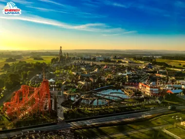 Navštívte najväčší poľský zábavný park: Energylandia so 133 atrakciami a 19 horskými dráhami + ubytovanie