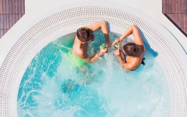 Ostrov Pag v 4* Hoteli Pagus priamo na pláži s plnou penziou +, bazénom a animáciami + dieťa do 12 r. zadarmo