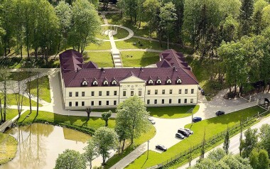 CHKO Slavkovský les: Pobyt na Zámku Kamenný Dvůr s gurmánskou polpenziou a neobmedzeným wellness so 4 saunami