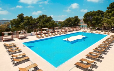 Chorvátsko: Vodice v Hoteli Imperial *** s polpenziou, bazénmi a fitness neobmedzene + animácie pre deti