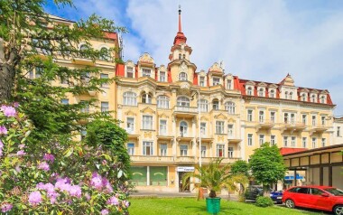 Hotel Fontána *** jen 400 metrů od lázeňské kolonády