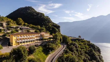 Taliansko: Tignale blízko Lago di Garda v Hoteli Residence La Rotonda *** s polpenziou, bazénmi a programom